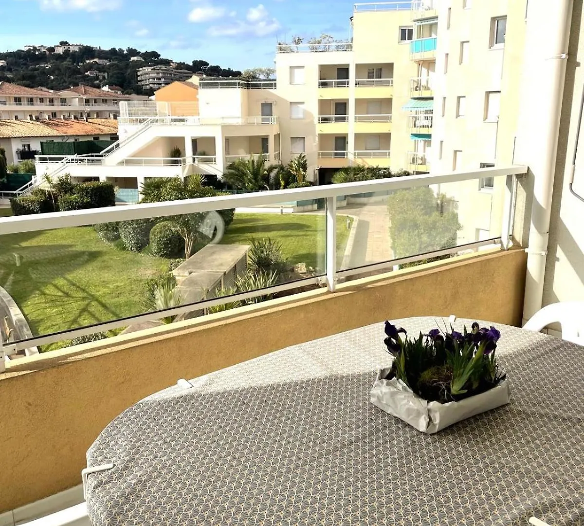 Apartment With Terrace In Cavalaire-Sur-Mer France