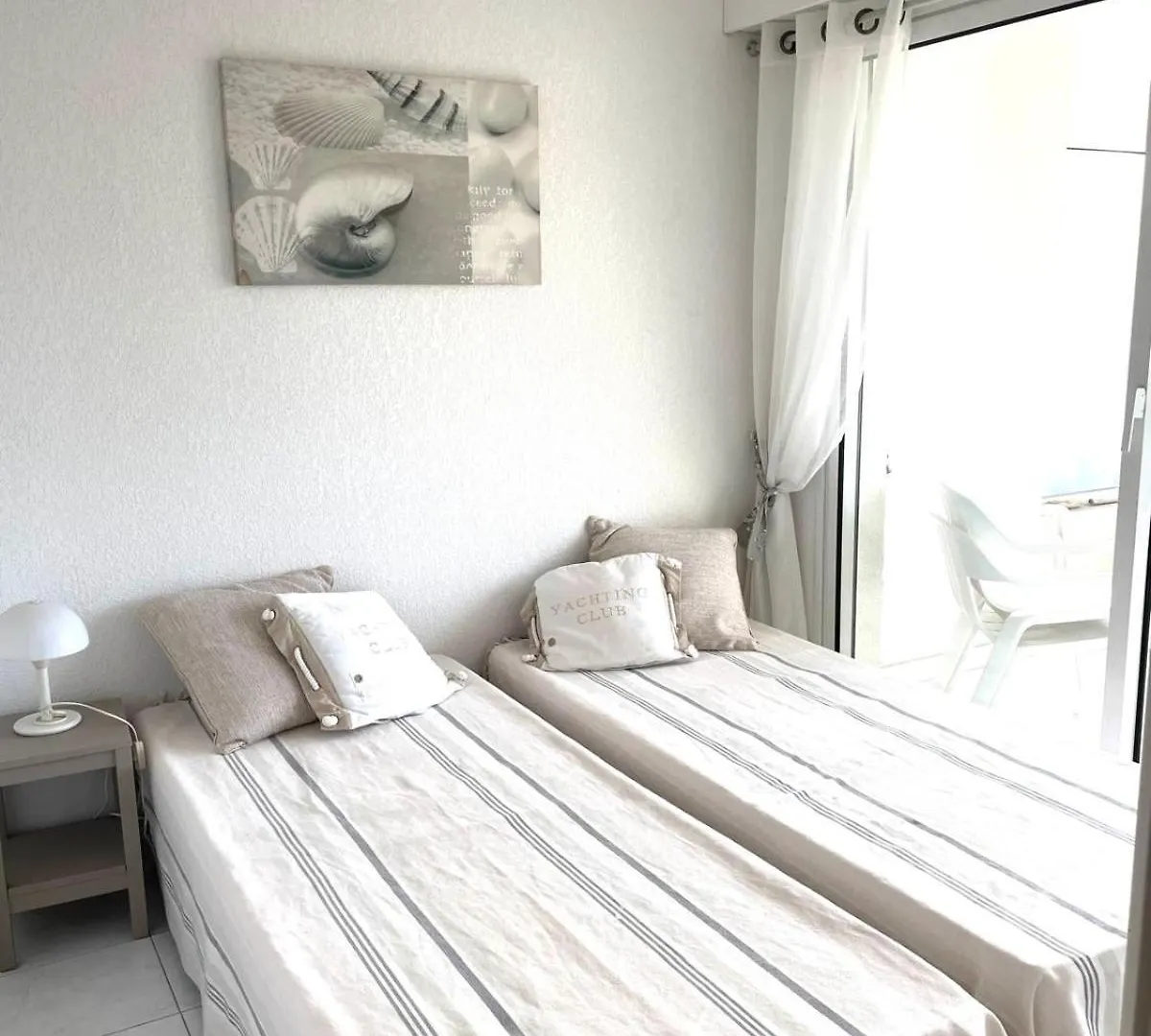 Apartment With Terrace In Cavalaire-Sur-Mer