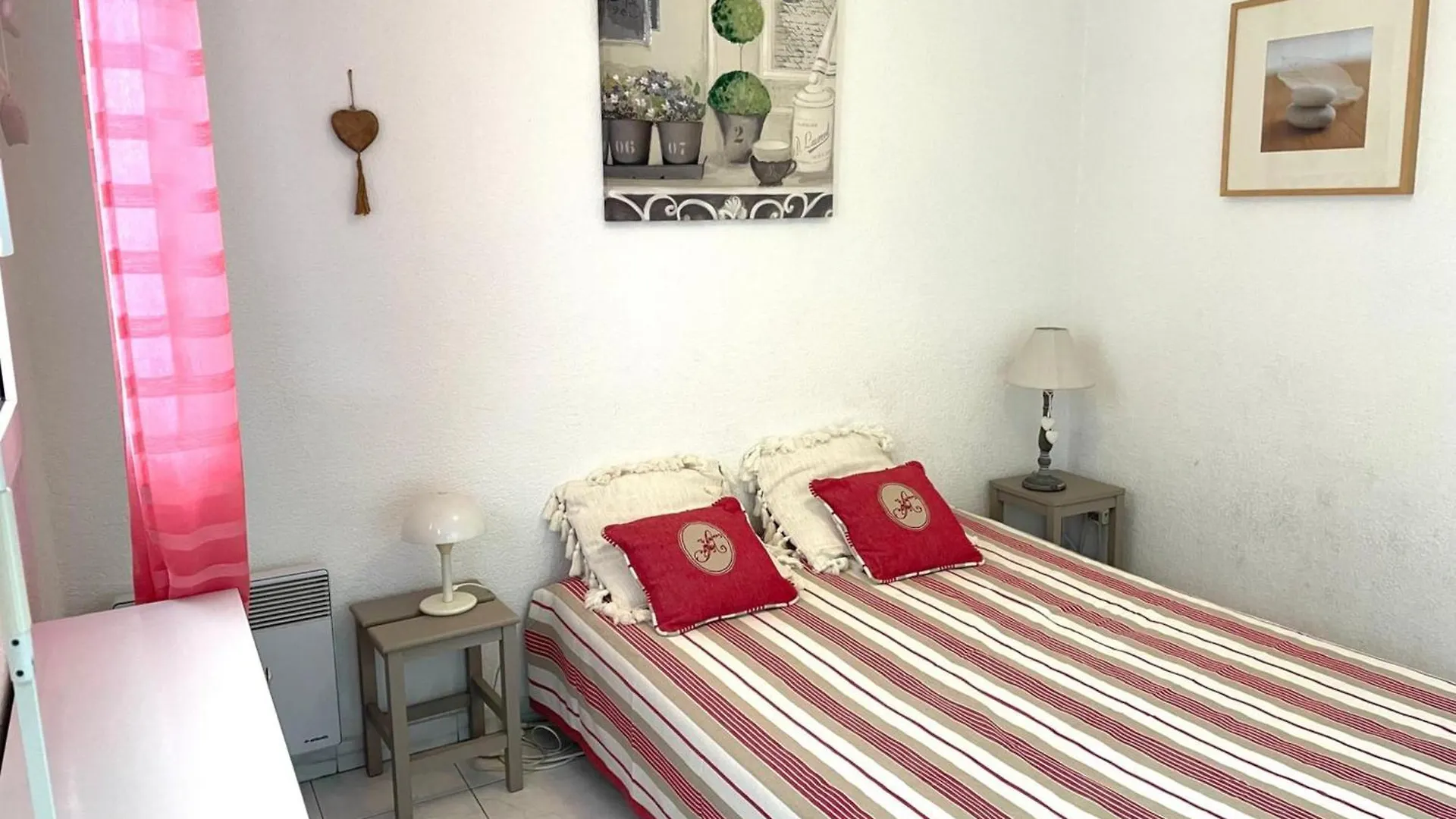 Apartment With Terrace In Cavalaire-Sur-Mer